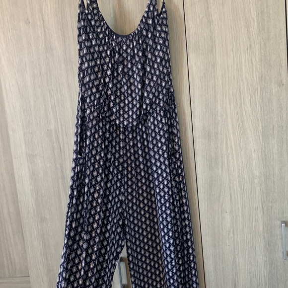 Comfy floral jumpsuit - Picture 2 of 6